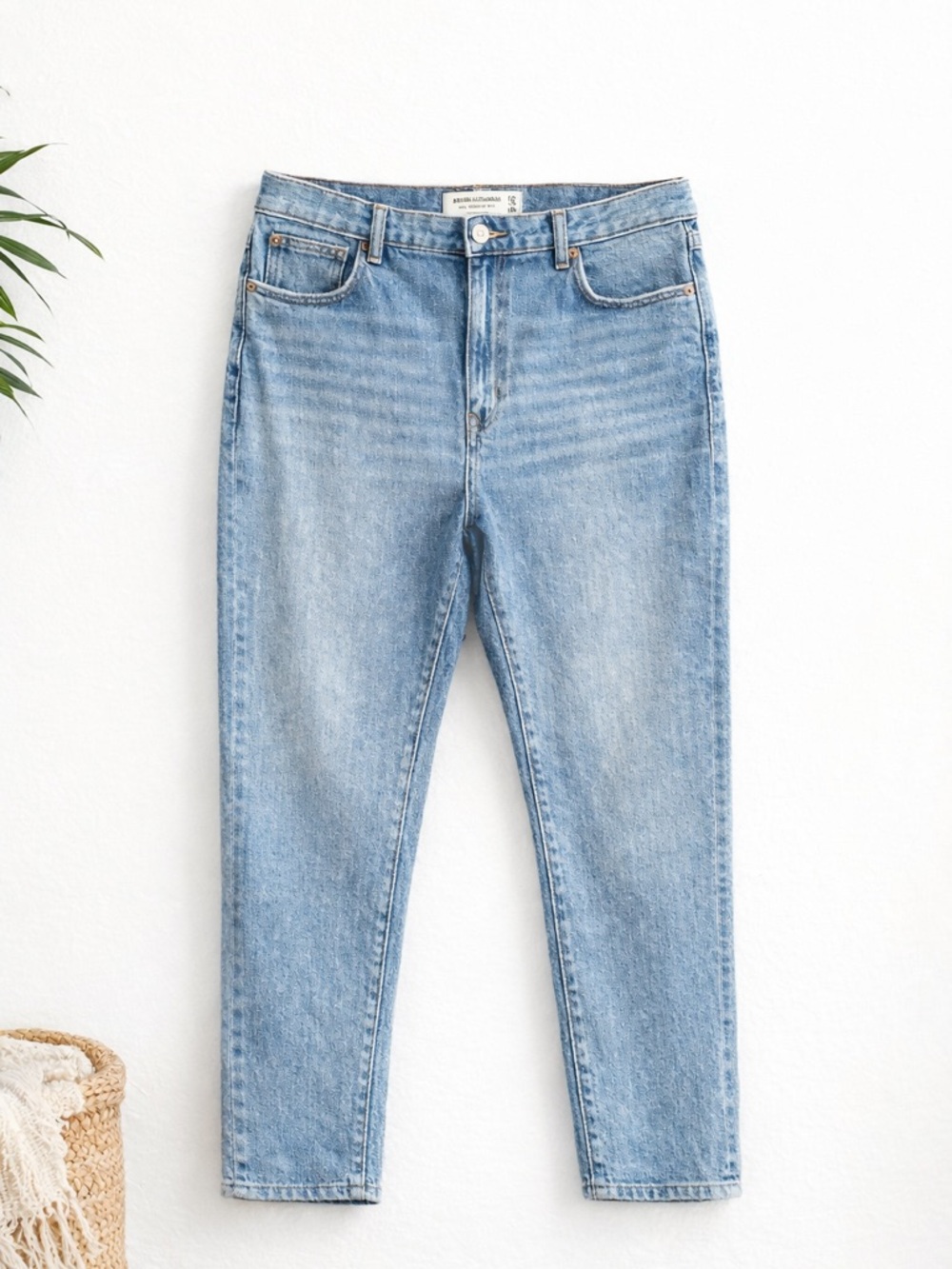 Abercrombie & Fitch EUC High Rise Straight Jeans Light Wash W33 US 16 Ankle